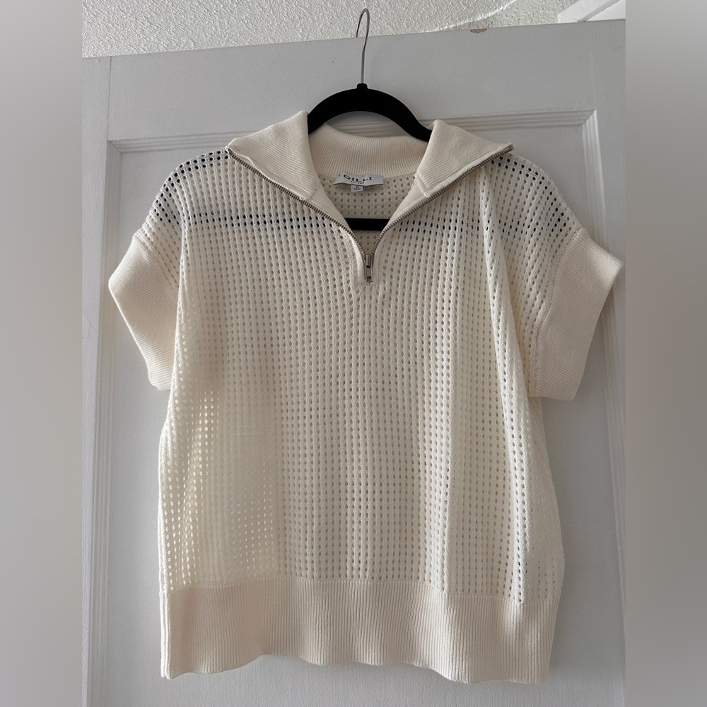Gilli Cream V-Neck Short Sleeve Top
